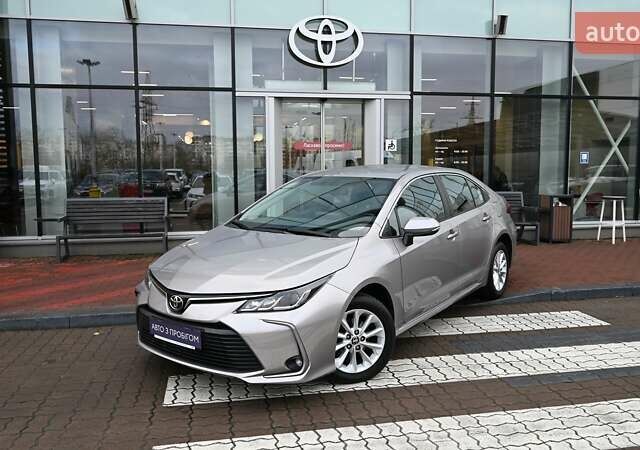 Сірий Тойота Королла, об'ємом двигуна 1.6 л та пробігом 27 тис. км за 21007 $, фото 1 на Automoto.ua