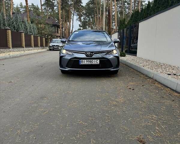 Серый Тойота Королла, объемом двигателя 1.6 л и пробегом 22 тыс. км за 21499 $, фото 1 на Automoto.ua