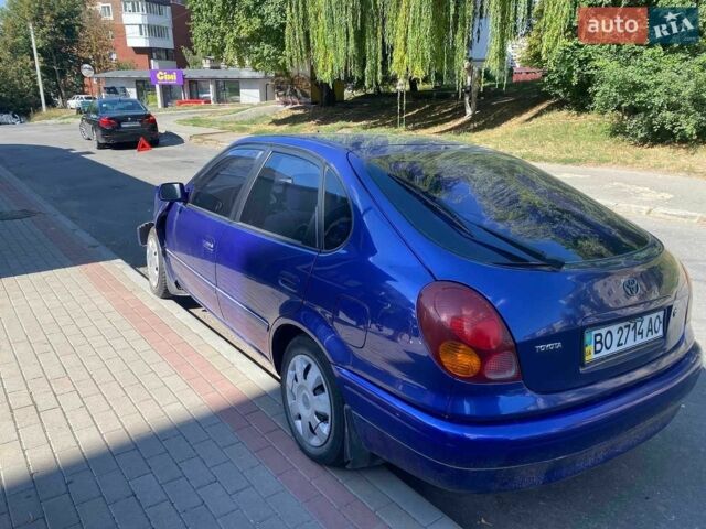 Синій Тойота Королла, об'ємом двигуна 1.6 л та пробігом 233 тис. км за 1000 $, фото 1 на Automoto.ua