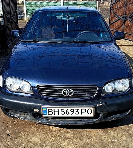 Синий Тойота Королла, объемом двигателя 1.6 л и пробегом 200 тыс. км за 2700 $, фото 1 на Automoto.ua