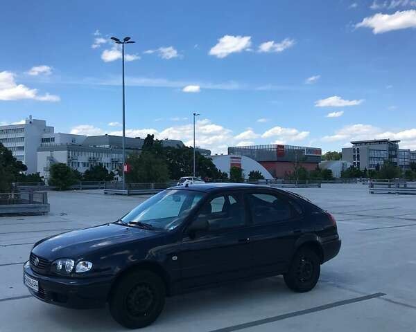 Синій Тойота Королла, об'ємом двигуна 1.4 л та пробігом 270 тис. км за 3000 $, фото 1 на Automoto.ua