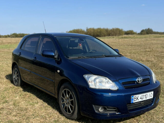 Синій Тойота Королла, об'ємом двигуна 1.4 л та пробігом 357 тис. км за 5300 $, фото 1 на Automoto.ua