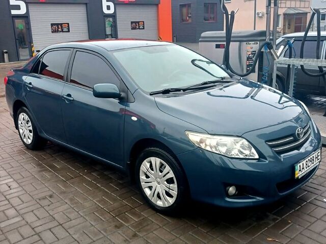 Синій Тойота Королла, об'ємом двигуна 1.6 л та пробігом 240 тис. км за 8000 $, фото 1 на Automoto.ua