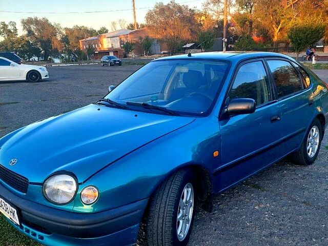 Зеленый Тойота Королла, объемом двигателя 1.6 л и пробегом 370 тыс. км за 3500 $, фото 1 на Automoto.ua