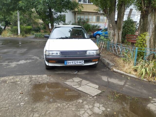 Белый Тойота Корона, объемом двигателя 1.5 л и пробегом 240 тыс. км за 1100 $, фото 1 на Automoto.ua