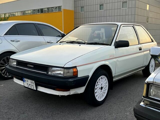 Белый Тойота Корса, объемом двигателя 1.3 л и пробегом 258 тыс. км за 2000 $, фото 1 на Automoto.ua