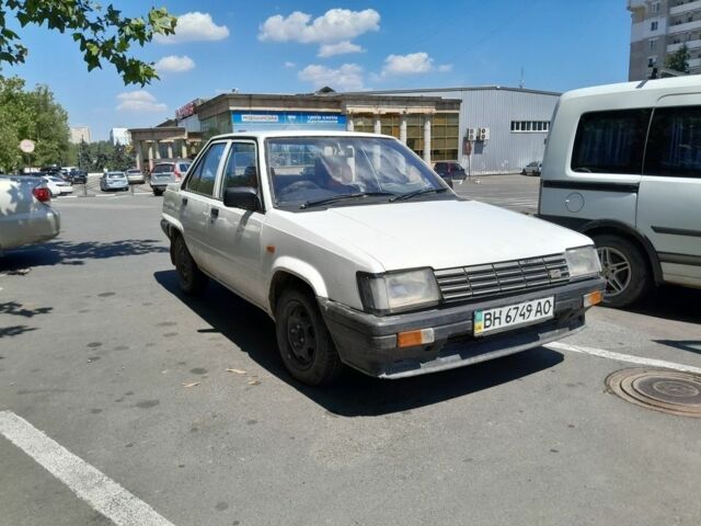 Белый Тойота Корса, объемом двигателя 1.3 л и пробегом 170 тыс. км за 400 $, фото 1 на Automoto.ua