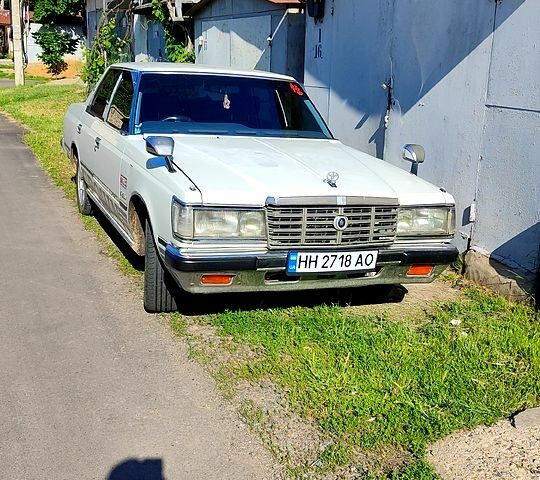 Белый Тойота Краун, объемом двигателя 2 л и пробегом 0 тыс. км за 5500 $, фото 1 на Automoto.ua