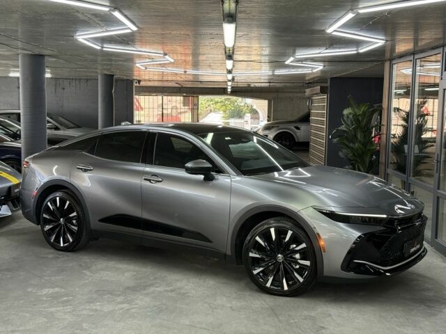 Серый Тойота Краун, объемом двигателя 0 л и пробегом 23 тыс. км за 45900 $, фото 1 на Automoto.ua