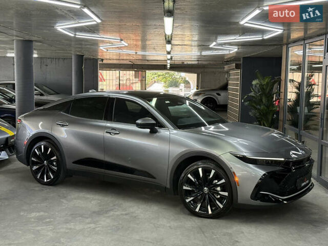 Серый Тойота Краун, объемом двигателя 2.39 л и пробегом 23 тыс. км за 47900 $, фото 1 на Automoto.ua