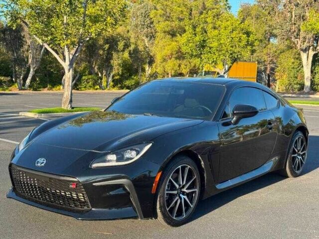 Черный Тойота Другая, объемом двигателя 2.4 л и пробегом 25 тыс. км за 7500 $, фото 1 на Automoto.ua