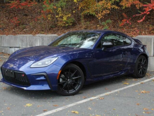 Синий Тойота Другая, объемом двигателя 2.4 л и пробегом 21 тыс. км за 12000 $, фото 1 на Automoto.ua