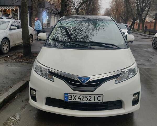 Білий Тойота Естіма, об'ємом двигуна 2.4 л та пробігом 128 тис. км за 14500 $, фото 1 на Automoto.ua