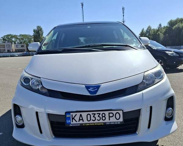 Белый Тойота Эстима, объемом двигателя 2.4 л и пробегом 52 тыс. км за 18850 $, фото 1 на Automoto.ua