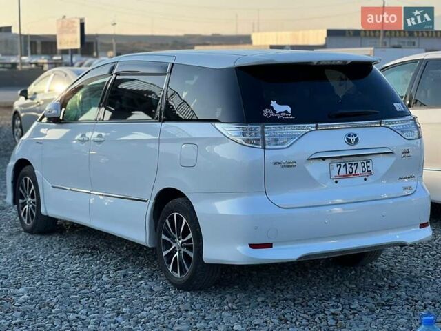 Білий Тойота Естіма, об'ємом двигуна 0 л та пробігом 100 тис. км за 13000 $, фото 1 на Automoto.ua