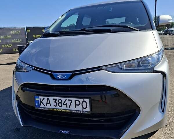 Серый Тойота Эстима, объемом двигателя 2.36 л и пробегом 76 тыс. км за 21750 $, фото 1 на Automoto.ua