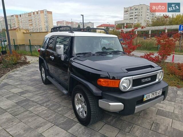 Чорний Тойота ФЖ Крузер, об'ємом двигуна 4 л та пробігом 105 тис. км за 19000 $, фото 1 на Automoto.ua