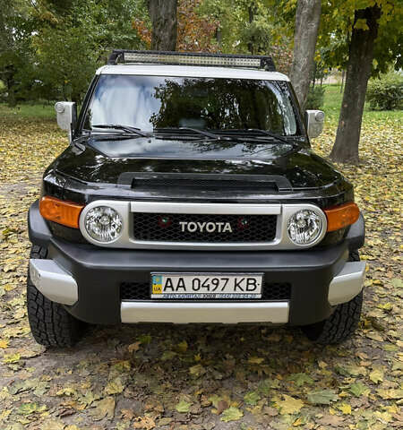 Чорний Тойота ФЖ Крузер, об'ємом двигуна 4 л та пробігом 277 тис. км за 20400 $, фото 1 на Automoto.ua