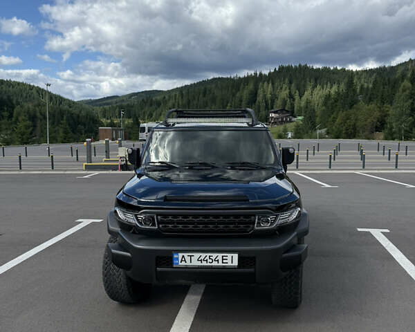 Черный Тойота ФЖ Крузер, объемом двигателя 4 л и пробегом 57 тыс. км за 41500 $, фото 1 на Automoto.ua