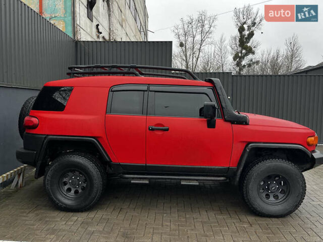 Червоний Тойота ФЖ Крузер, об'ємом двигуна 4 л та пробігом 180 тис. км за 36000 $, фото 1 на Automoto.ua