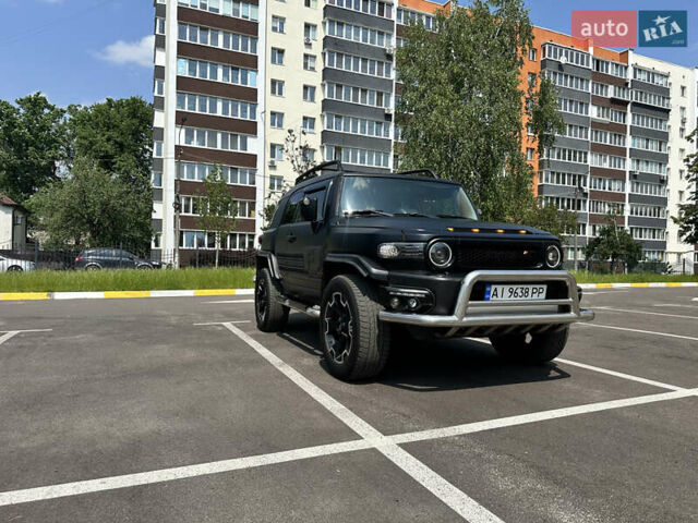 Желтый Тойота ФЖ Крузер, объемом двигателя 3.96 л и пробегом 161 тыс. км за 25900 $, фото 1 на Automoto.ua