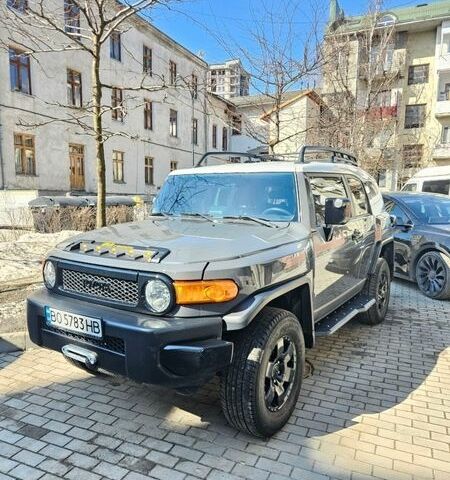 Сірий Тойота ФЖ Крузер, об'ємом двигуна 3.96 л та пробігом 172 тис. км за 30000 $, фото 1 на Automoto.ua