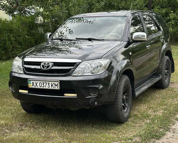 Чорний Тойота Фортунер, об'ємом двигуна 2.69 л та пробігом 244 тис. км за 7700 $, фото 1 на Automoto.ua