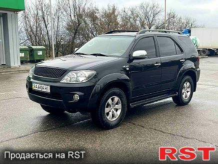 Тойота Фортунер, об'ємом двигуна 4 л та пробігом 125 тис. км за 13888 $, фото 1 на Automoto.ua