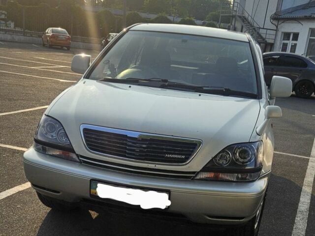 Бежевый Тойота Харриер, объемом двигателя 3 л и пробегом 480 тыс. км за 4000 $, фото 1 на Automoto.ua