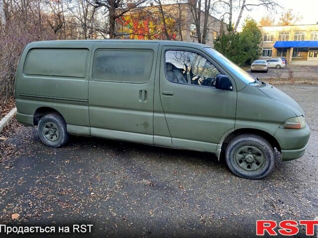 Білий Тойота Хіасє, об'ємом двигуна 2.5 л та пробігом 381 тис. км за 8000 $, фото 1 на Automoto.ua