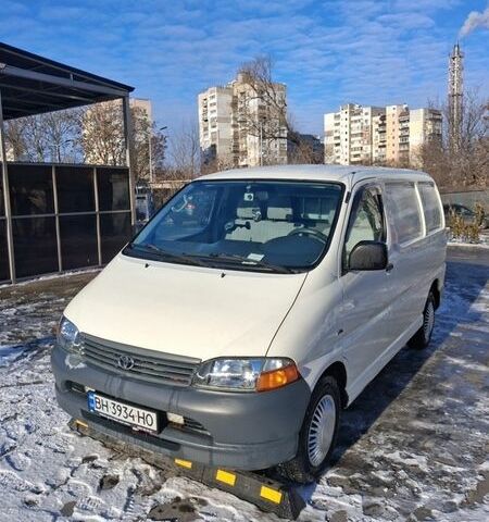 Белый Тойота Хиасе, объемом двигателя 2.49 л и пробегом 285 тыс. км за 7500 $, фото 1 на Automoto.ua