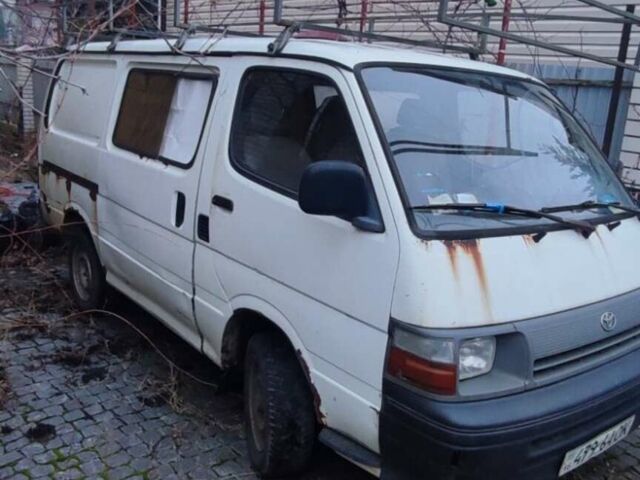 Белый Тойота Хиасе, объемом двигателя 2.4 л и пробегом 350 тыс. км за 3000 $, фото 1 на Automoto.ua