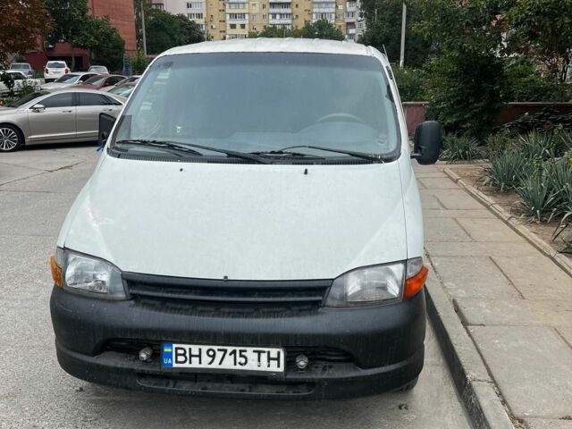 Белый Тойота Хиасе, объемом двигателя 2.4 л и пробегом 3 тыс. км за 2308 $, фото 1 на Automoto.ua