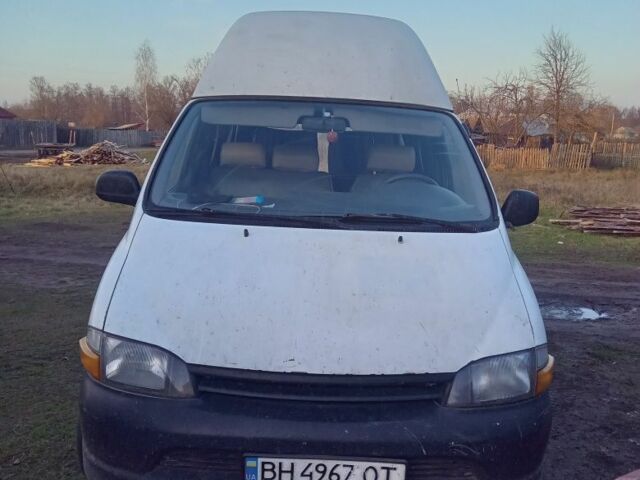 Білий Тойота Хіасє, об'ємом двигуна 2.4 л та пробігом 550 тис. км за 3100 $, фото 1 на Automoto.ua