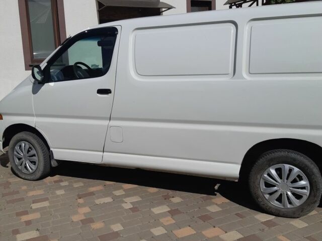 Білий Тойота Хіасє, об'ємом двигуна 0 л та пробігом 227 тис. км за 5000 $, фото 1 на Automoto.ua