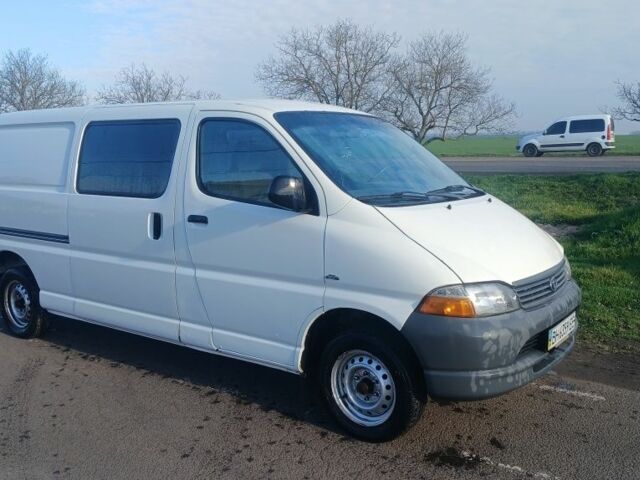 Белый Тойота Хиасе, объемом двигателя 0 л и пробегом 530 тыс. км за 6500 $, фото 1 на Automoto.ua