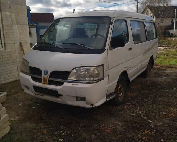 Белый Тойота Хиасе, объемом двигателя 2.24 л и пробегом 200 тыс. км за 2124 $, фото 1 на Automoto.ua