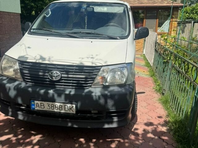 Білий Тойота Хіасє, об'ємом двигуна 2.5 л та пробігом 596 тис. км за 11000 $, фото 1 на Automoto.ua