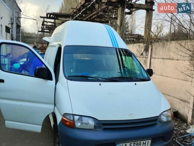 Белый Тойота Хиасе, объемом двигателя 2.45 л и пробегом 263 тыс. км за 5799 $, фото 1 на Automoto.ua