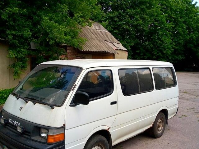 Білий Тойота Хіасє, об'ємом двигуна 2.4 л та пробігом 450 тис. км за 2200 $, фото 1 на Automoto.ua