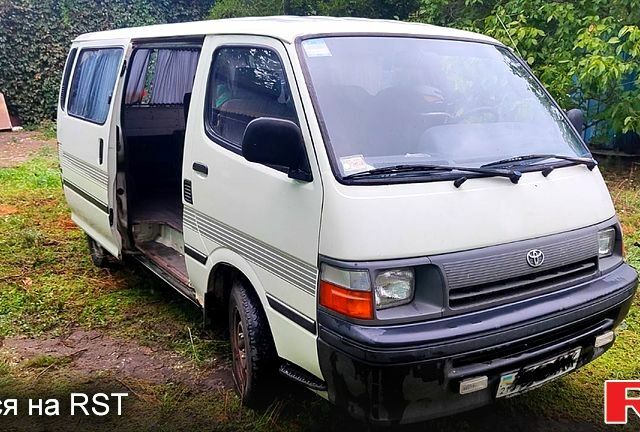 Белый Тойота Хиасе, объемом двигателя 2.2 л и пробегом 97 тыс. км за 5900 $, фото 1 на Automoto.ua