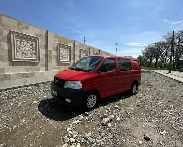 Червоний Тойота Хіасє, об'ємом двигуна 2.5 л та пробігом 190 тис. км за 8900 $, фото 1 на Automoto.ua