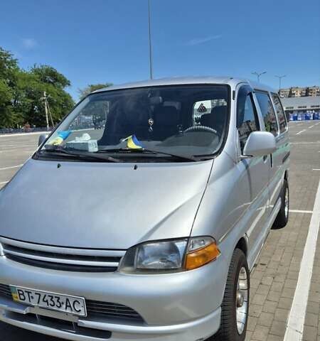 Тойота Хиасе, объемом двигателя 2.4 л и пробегом 283 тыс. км за 8000 $, фото 1 на Automoto.ua