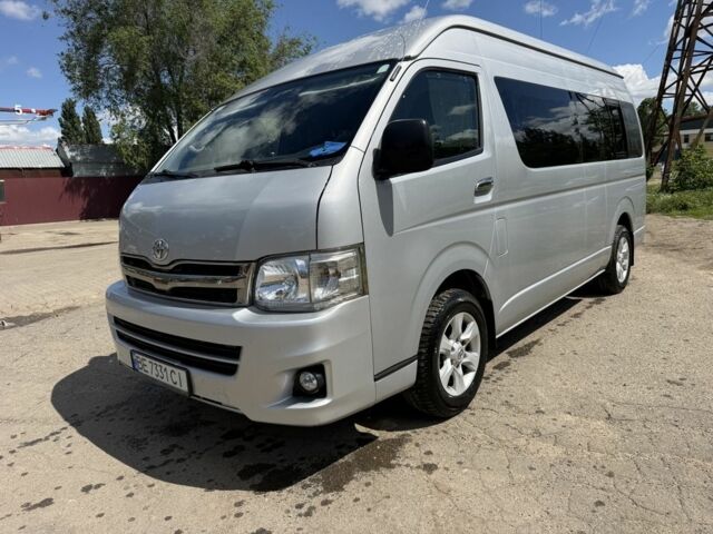 Сірий Тойота Хіасє, об'ємом двигуна 2.7 л та пробігом 440 тис. км за 16000 $, фото 1 на Automoto.ua