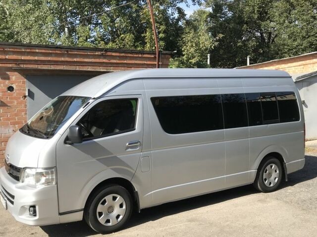 Серый Тойота Хиасе, объемом двигателя 0 л и пробегом 1 тыс. км за 15700 $, фото 1 на Automoto.ua