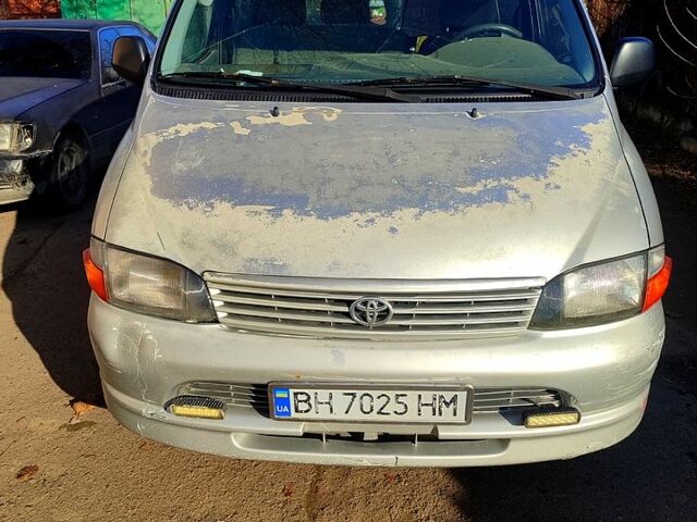 Серый Тойота Хиасе, объемом двигателя 2.5 л и пробегом 385 тыс. км за 5000 $, фото 1 на Automoto.ua