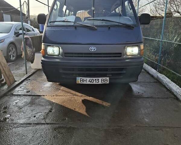 Синий Тойота Хиасе, объемом двигателя 2.4 л и пробегом 300 тыс. км за 3500 $, фото 1 на Automoto.ua