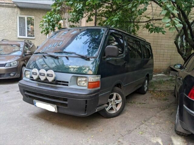 Зеленый Тойота Хиасе, объемом двигателя 2 л и пробегом 450 тыс. км за 3500 $, фото 1 на Automoto.ua