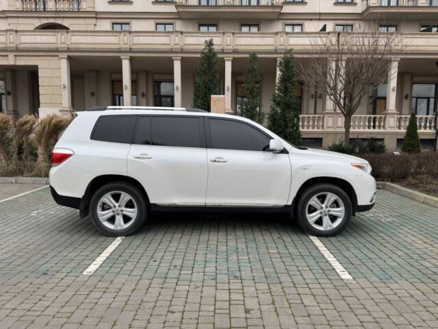 Белый Тойота Хайлендер, объемом двигателя 3.46 л и пробегом 27 тыс. км за 25999 $, фото 1 на Automoto.ua