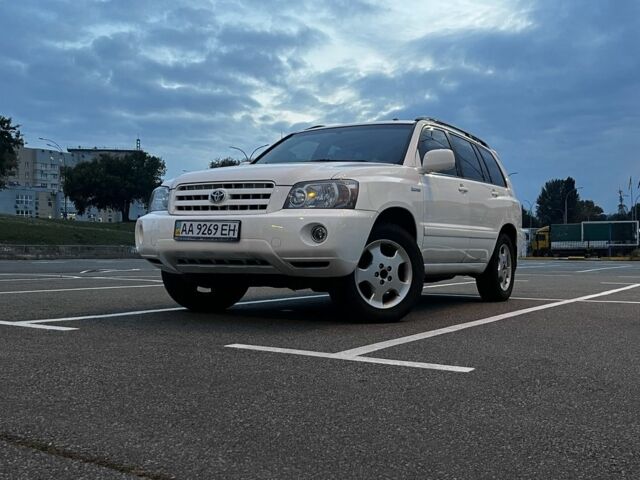 Белый Тойота Хайлендер, объемом двигателя 3.3 л и пробегом 175 тыс. км за 10950 $, фото 1 на Automoto.ua